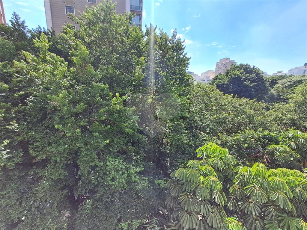 Imóvel de 226m² exclusivo com sala ampla 4 quartos, 2 suítes, 4 vagas Higienópolis