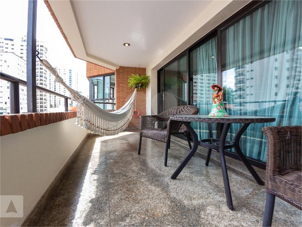 APARTAMENTO em SANTANA