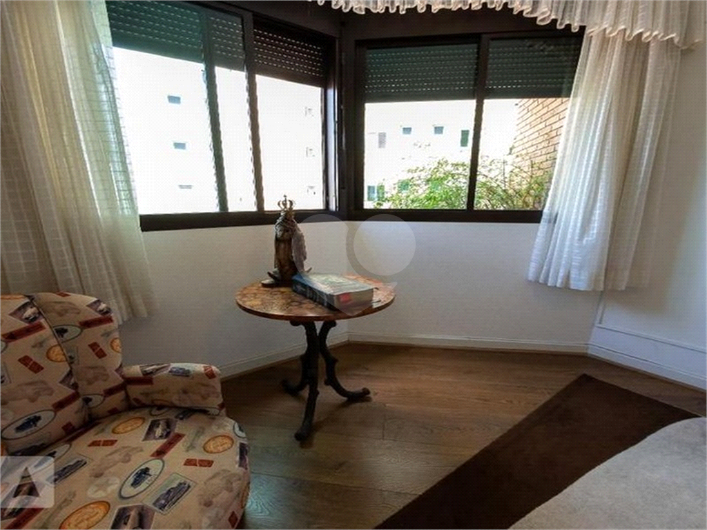 APARTAMENTO em SANTANA