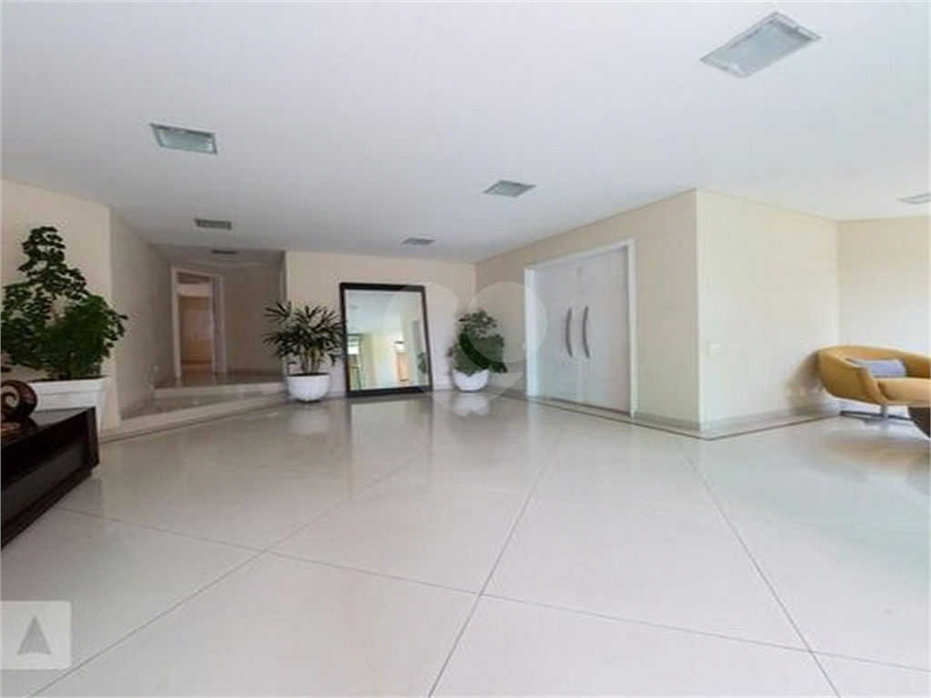APARTAMENTO em SANTANA
