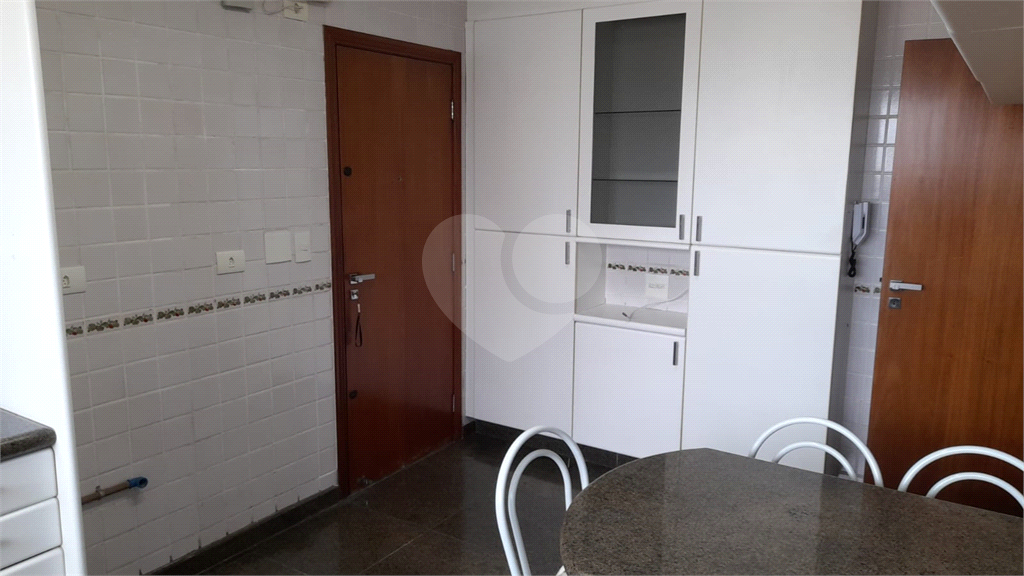 Cobertura à venda com 3 quartos, 250m² - Foto 17