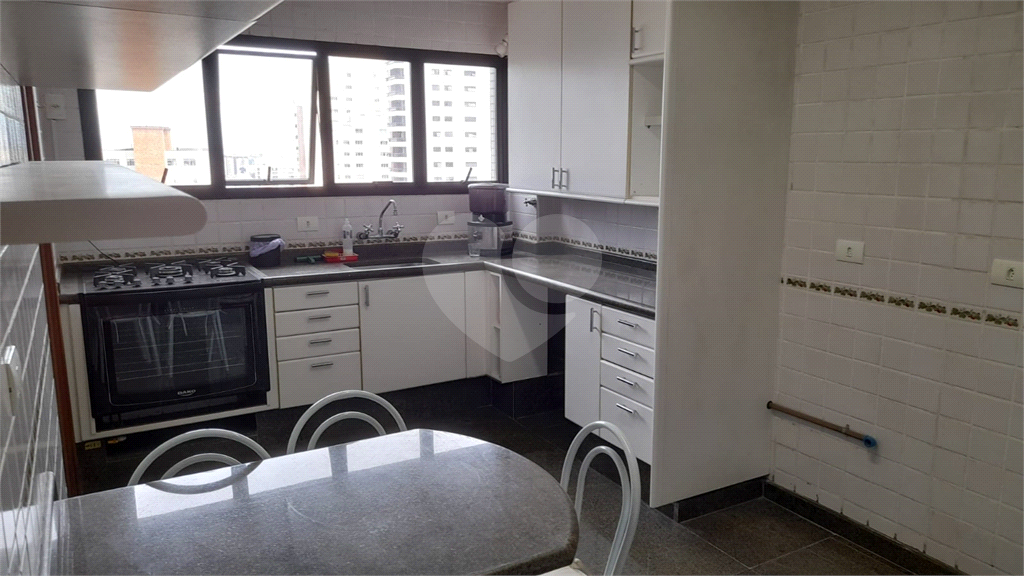 Cobertura à venda com 3 quartos, 250m² - Foto 16