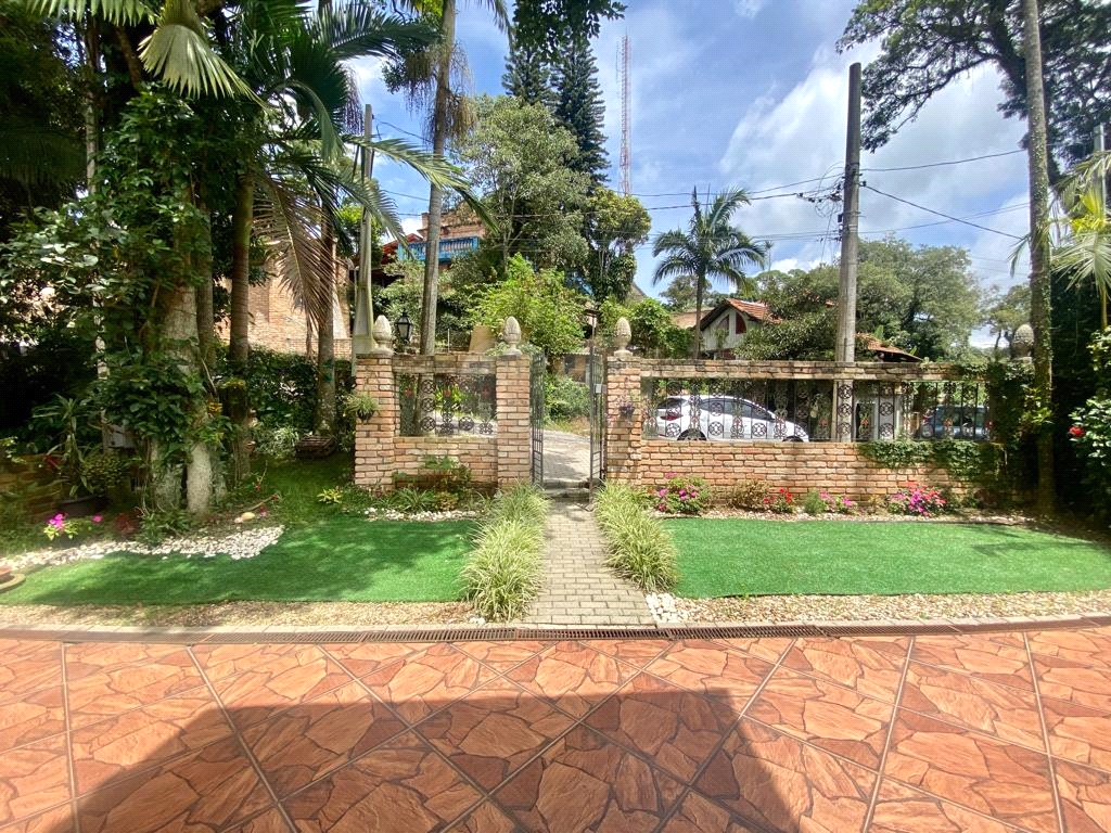 SOBRADO em SERRA DA CANTAREIRA
