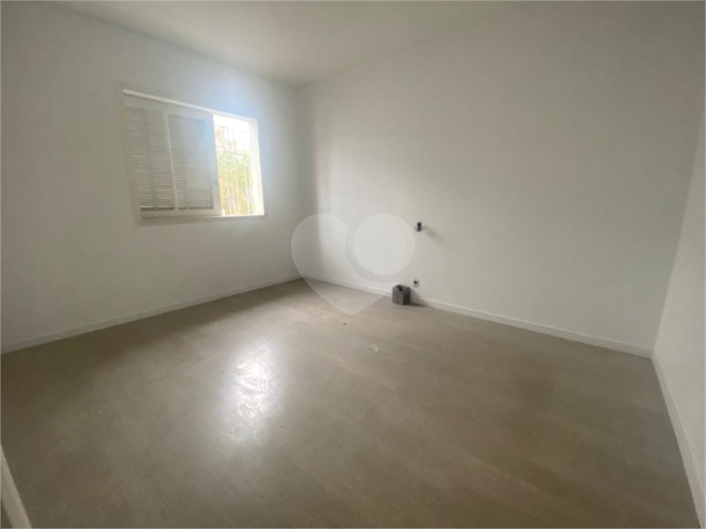 Casa para alugar com 4 quartos, 350m² - Foto 13
