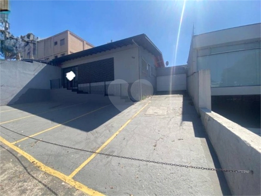 Casa para alugar com 4 quartos, 350m² - Foto 2