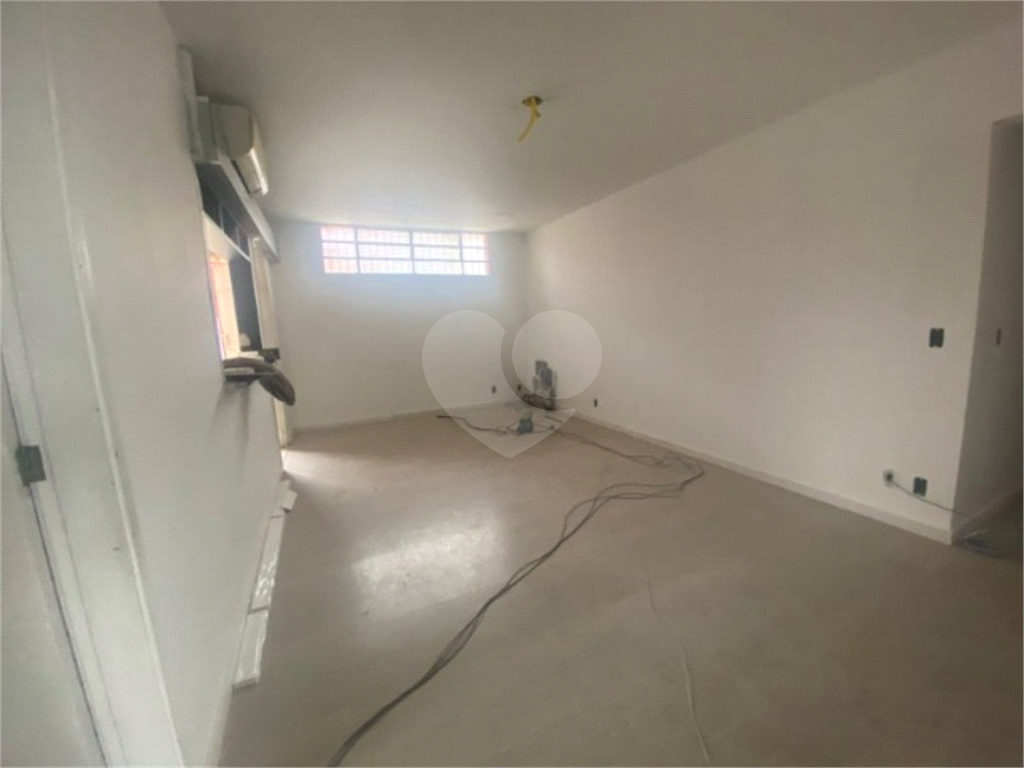 Casa para alugar com 4 quartos, 350m² - Foto 6