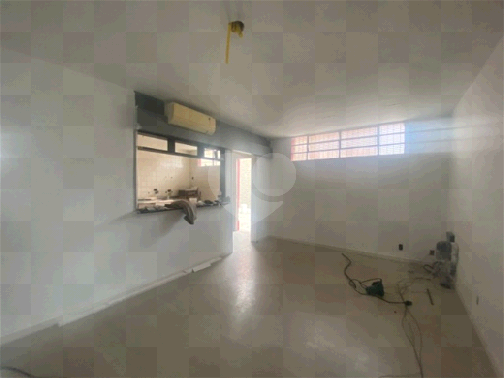Casa para alugar com 4 quartos, 350m² - Foto 5