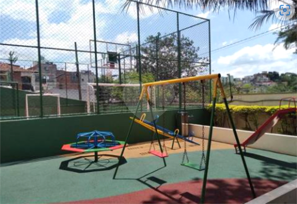 APARTAMENTO em CASA VERDE