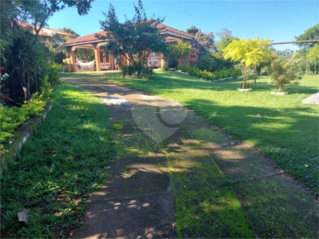 Chácara à venda com 3 quartos, 250m² - Foto 2