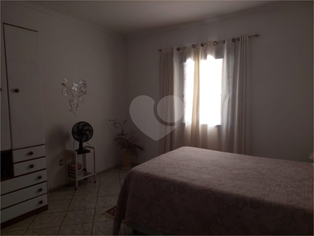 Chácara à venda com 3 quartos, 250m² - Foto 8