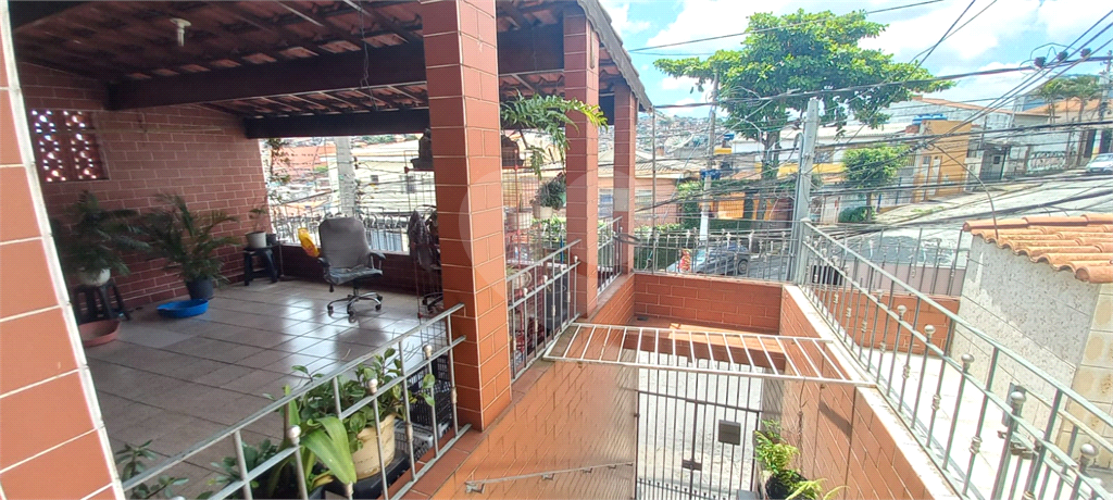 Sobrado à venda com 3 quartos, 200m² - Foto 4