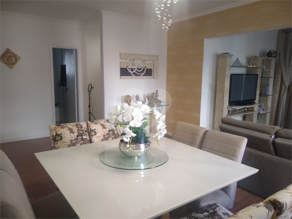 Apartamento à venda na Praia Grande - Guilhermina - 95m², 2 quartos e 1 vaga