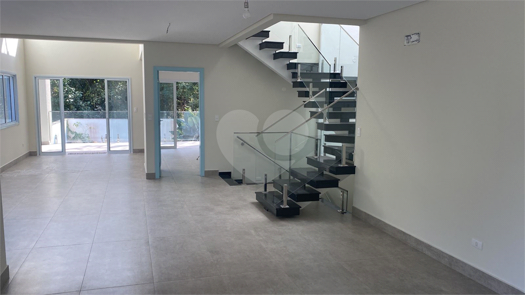 Casa à venda com 3 quartos, 380m² - Foto 1