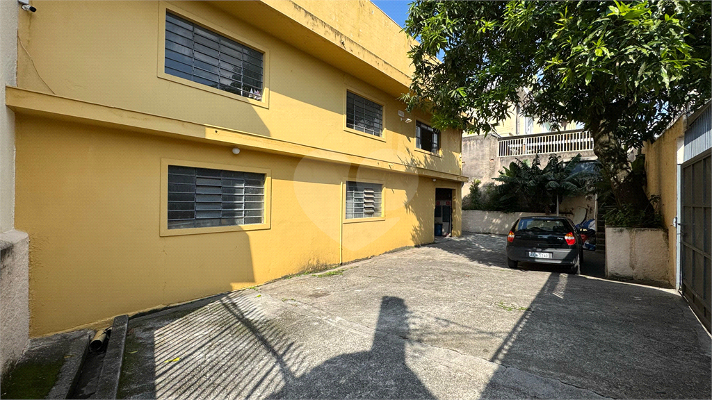 VENDE GALPÃO DE 800 M NA VILA AMÁLIA - PERTO DO MERCADO TRIMAIS