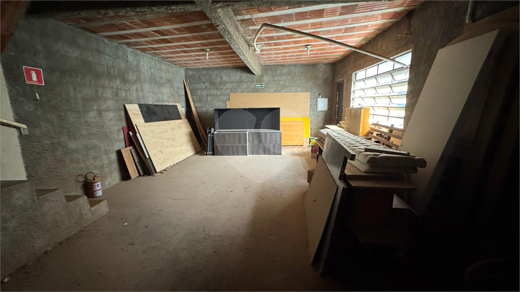 VENDE GALPÃO DE 800 M NA VILA AMÁLIA - PERTO DO MERCADO TRIMAIS