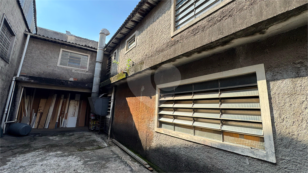 VENDE GALPÃO DE 800 M NA VILA AMÁLIA - PERTO DO MERCADO TRIMAIS