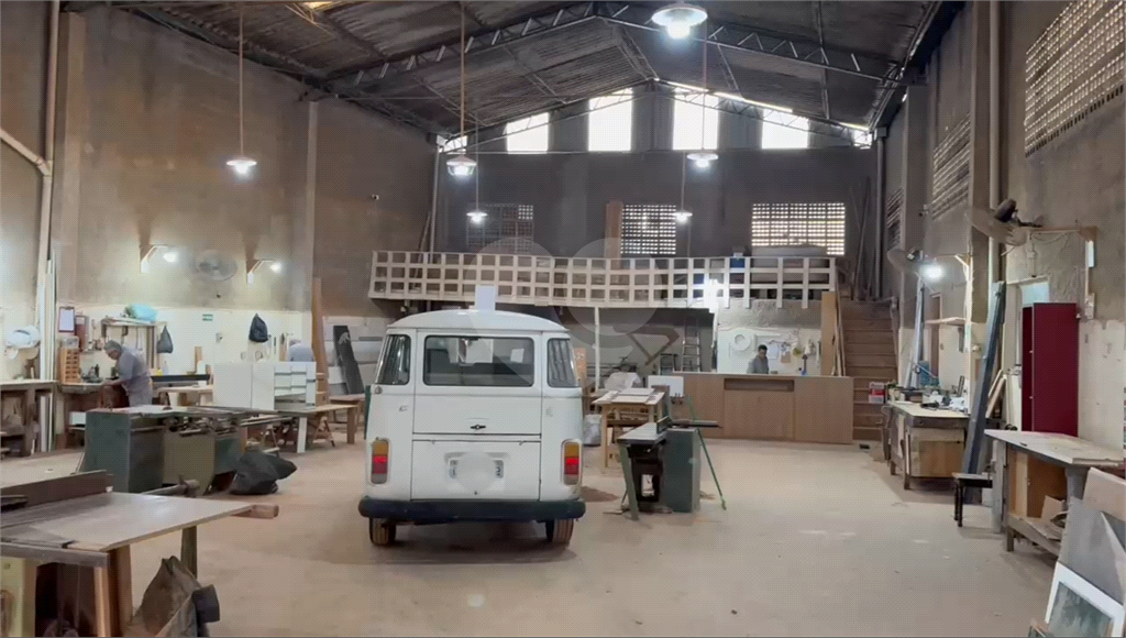 VENDE GALPÃO DE 800 M NA VILA AMÁLIA - PERTO DO MERCADO TRIMAIS