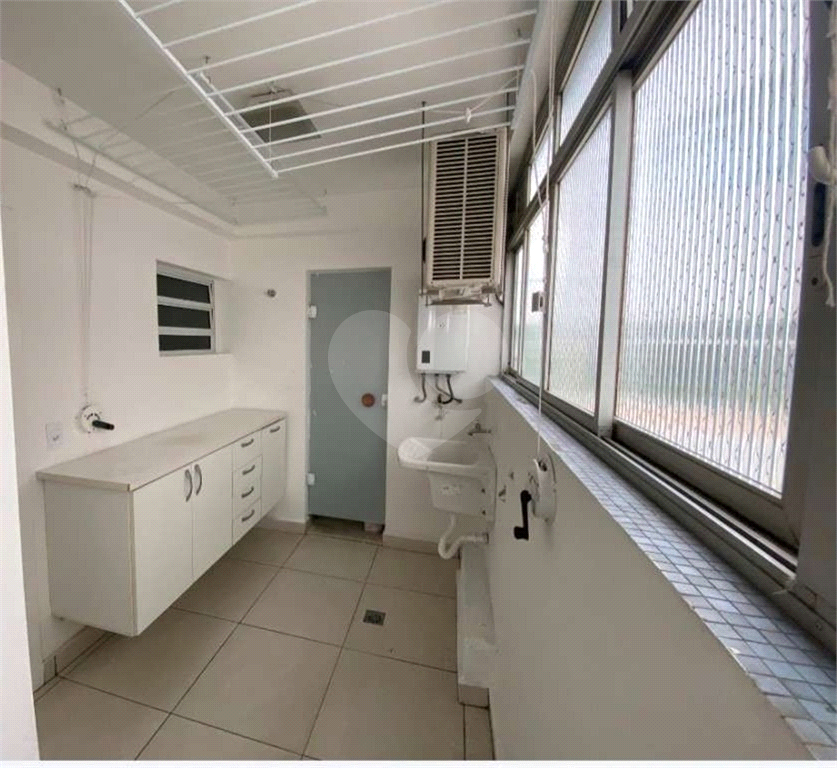 Apartamento 133m² à venda na Av. Paes de Barros 