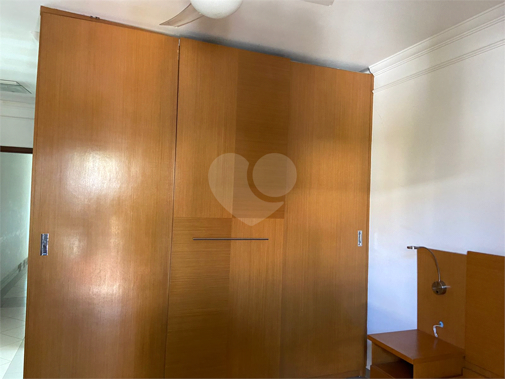 Sobrado 3 suites com 4 vagas e piscina