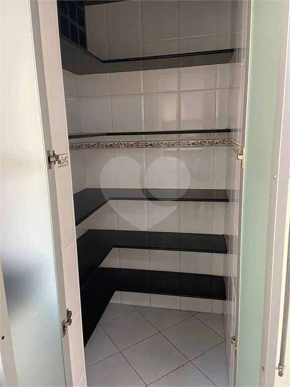 Sobrado 3 suites com 4 vagas e piscina