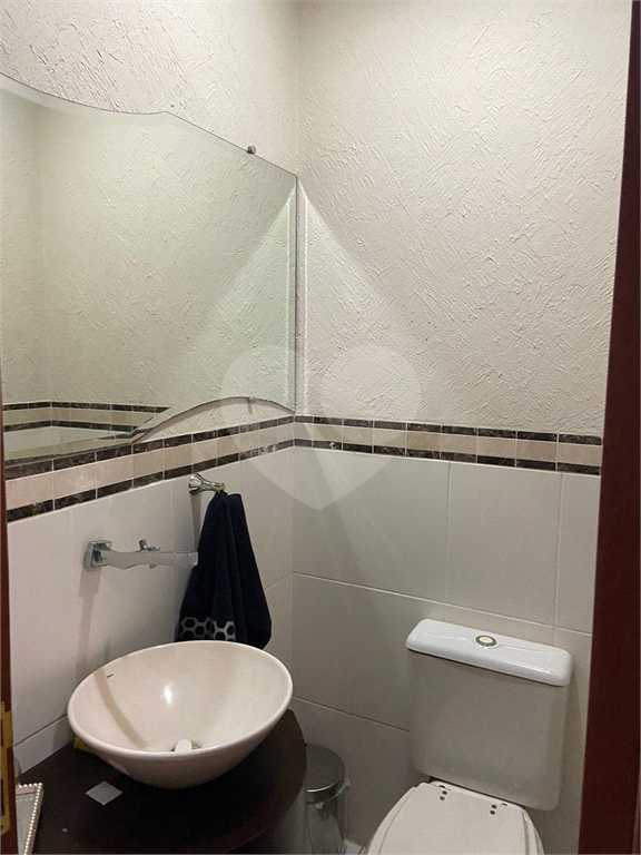 Sobrado 3 suites com 4 vagas e piscina