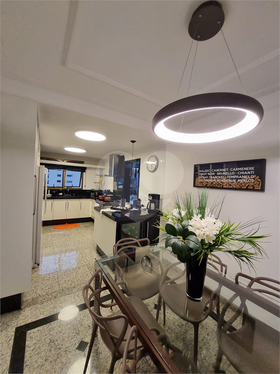 Apartamento com 217 m² com 3 suítes e 4 vagas em  Santana, São Paulo - SP