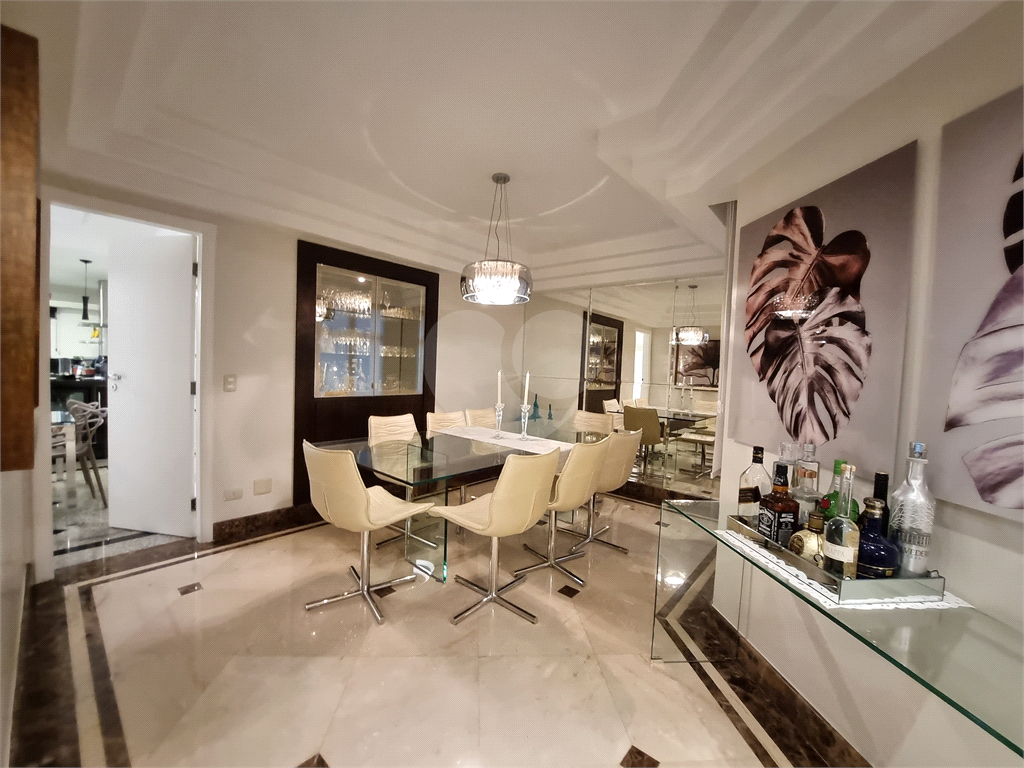 Apartamento com 217 m² com 3 suítes e 4 vagas em  Santana, São Paulo - SP
