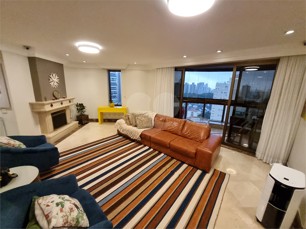 Apartamento com 217 m² com 3 suítes e 4 vagas em  Santana, São Paulo - SP