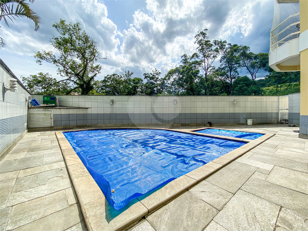 Casa para venda em condomínio fechado, com 351 m, 4 suítes e quatro vagas no Horto Florestal!