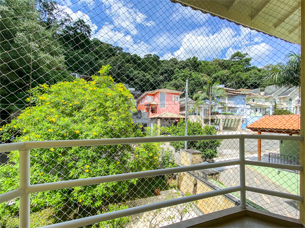 Casa para venda em condomínio fechado, com 351 m, 4 suítes e quatro vagas no Horto Florestal!