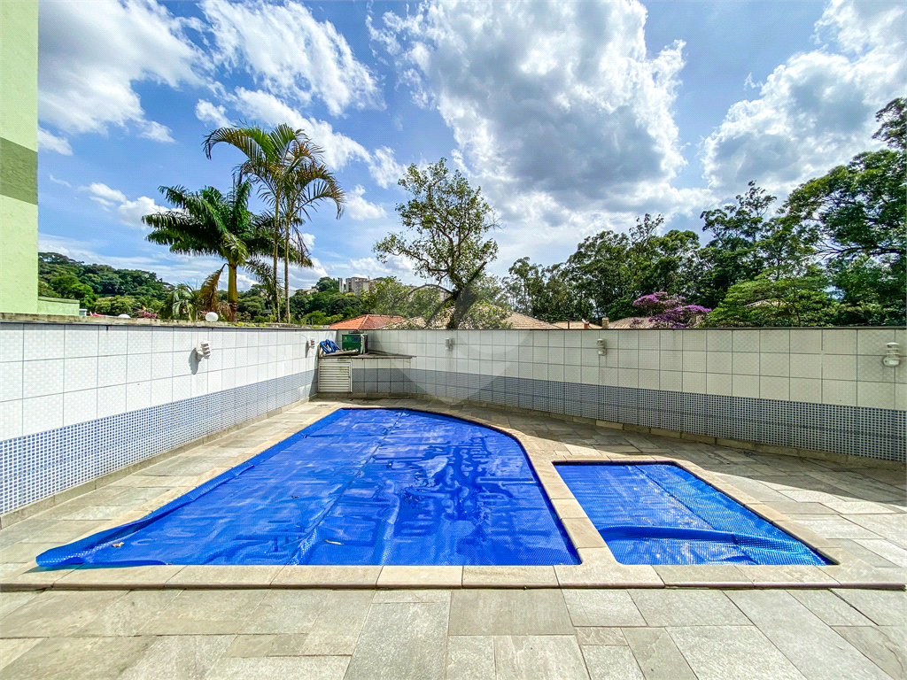 Casa para venda em condomínio fechado, com 351 m, 4 suítes e quatro vagas no Horto Florestal!