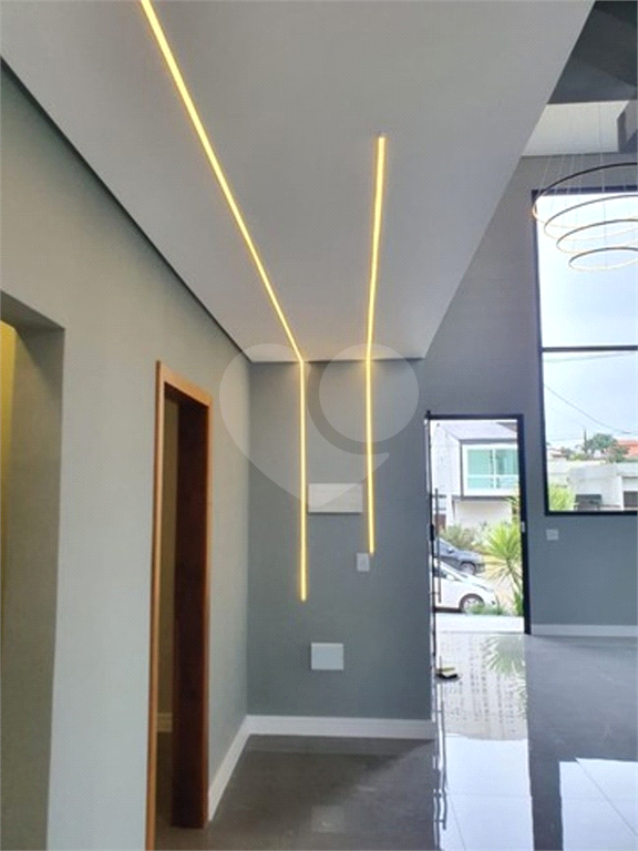 Sobrado à venda no Cond. Real Park Reserva com 240m² 