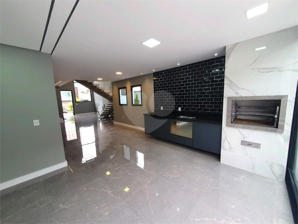 Sobrado à venda no Cond. Real Park Reserva com 240m² 