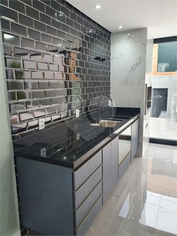 Sobrado à venda no Cond. Real Park Reserva com 240m² 