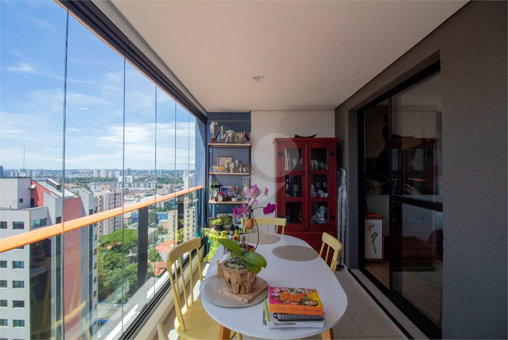 Apartamento no Alto da Boa Vista com linda vista