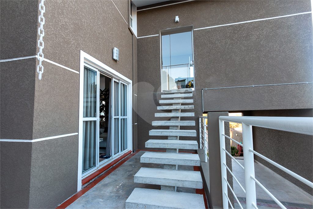 Casa à venda com 4 quartos, 600m² - Foto 2