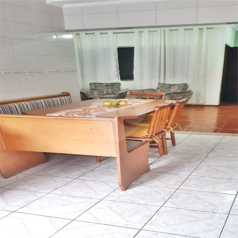 Sobrado à venda e aluguel com 3 quartos, 221m² - Foto 3