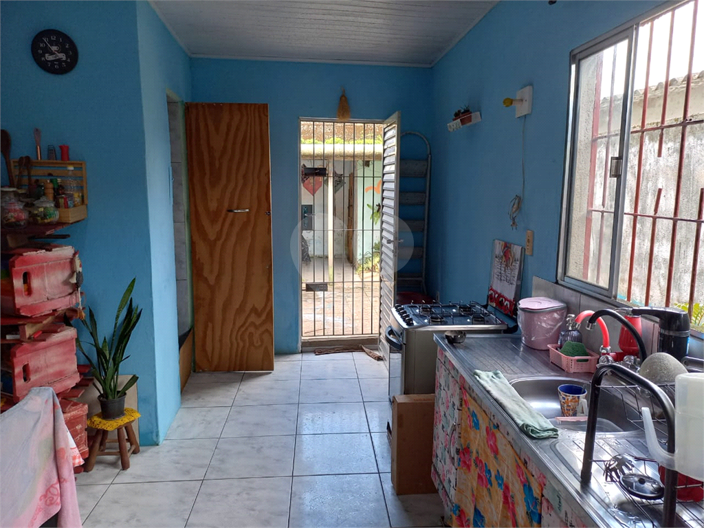 Casa à venda com 2 quartos, 70m² - Foto 6