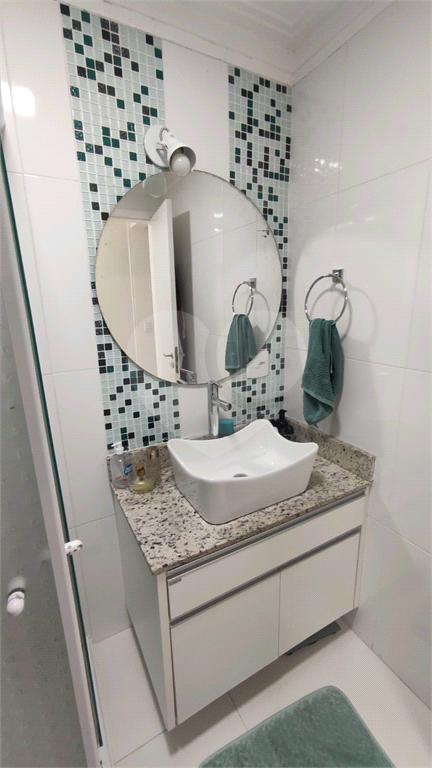 APARTAMENTO em JARDIM ZAIRA