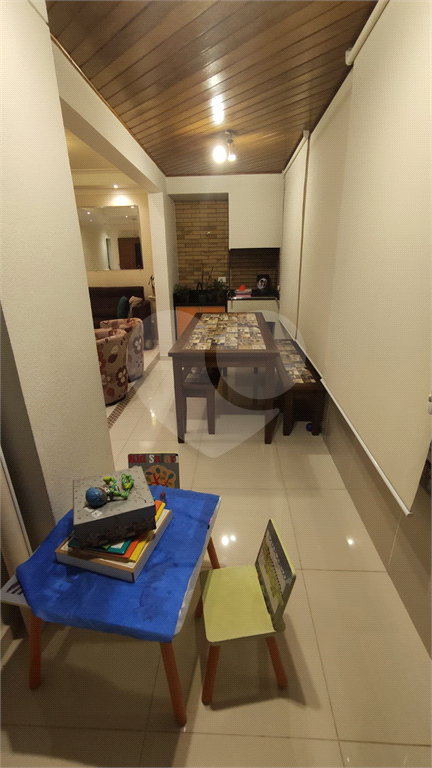 APARTAMENTO em JARDIM ZAIRA