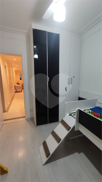 APARTAMENTO em JARDIM ZAIRA