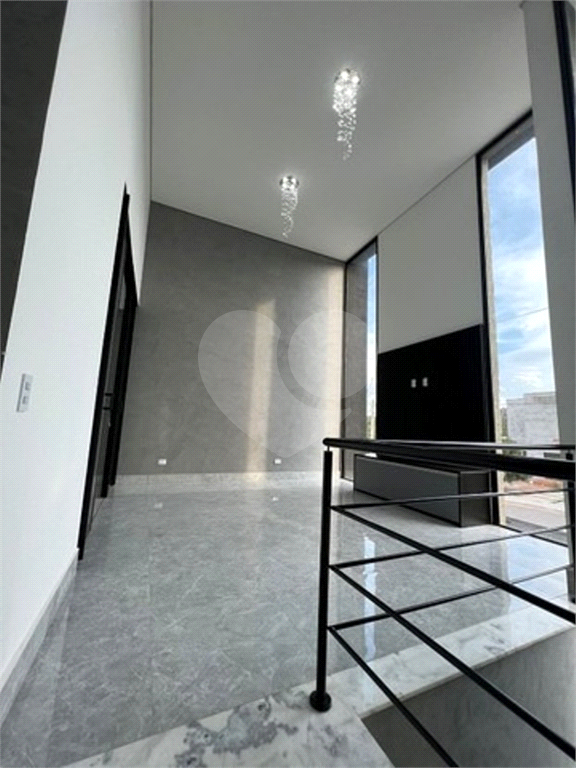 Casa em condomínio 334m²  com 3 suítes + Suíte master e 4 vagas 