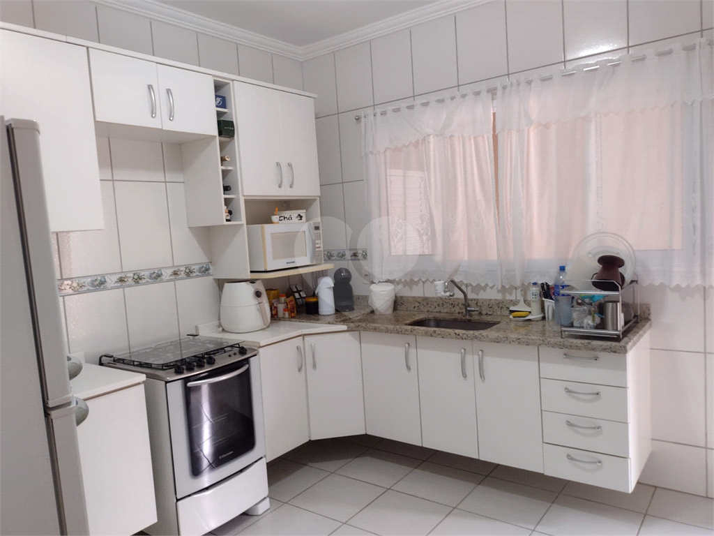 Casa à venda com 3 quartos, 300m² - Foto 10