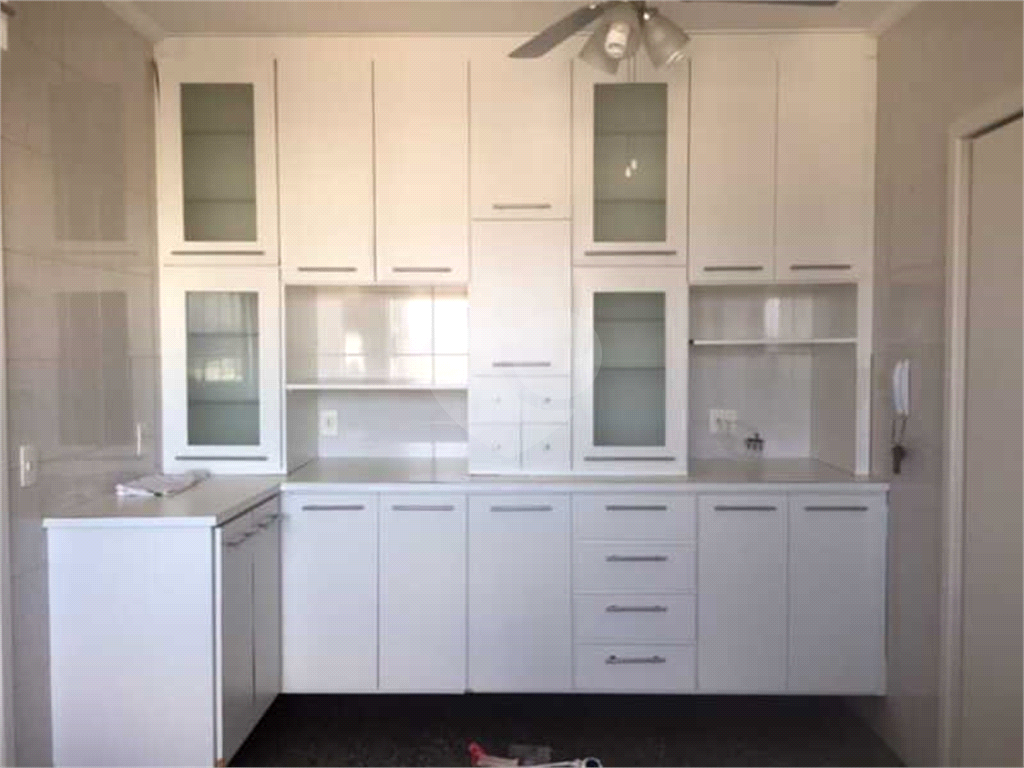 Apartamento à venda com 3 quartos, 136m² - Foto 1