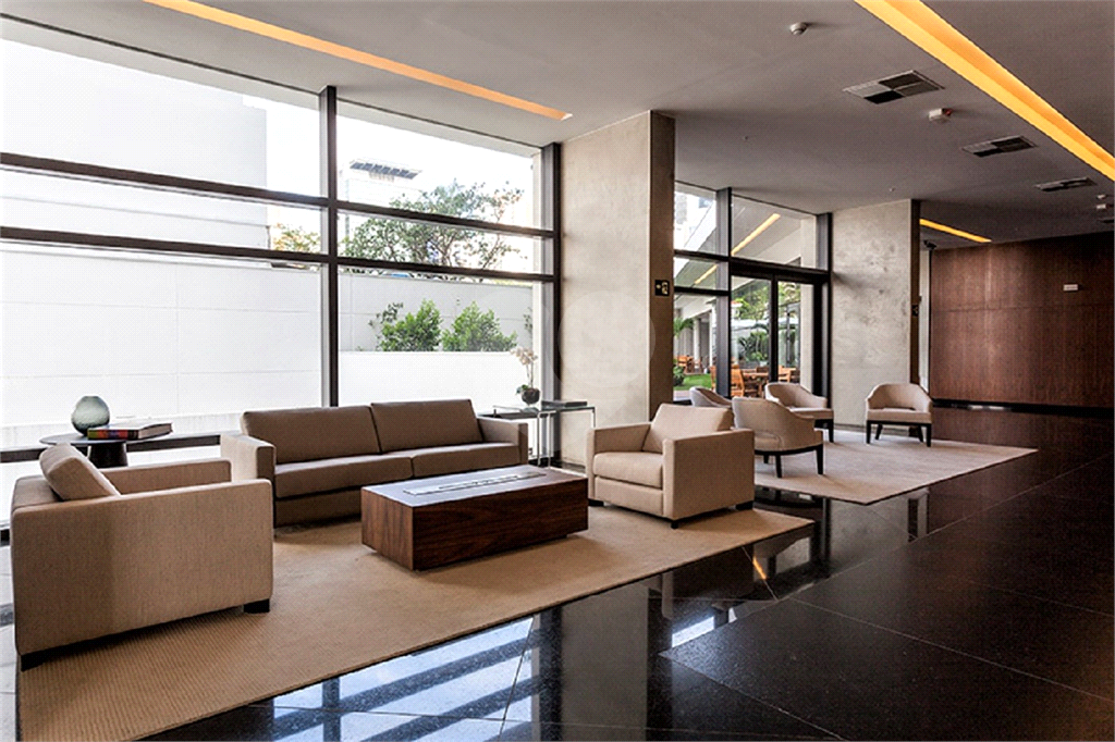 FLAT NA AV. FARIA LIMA