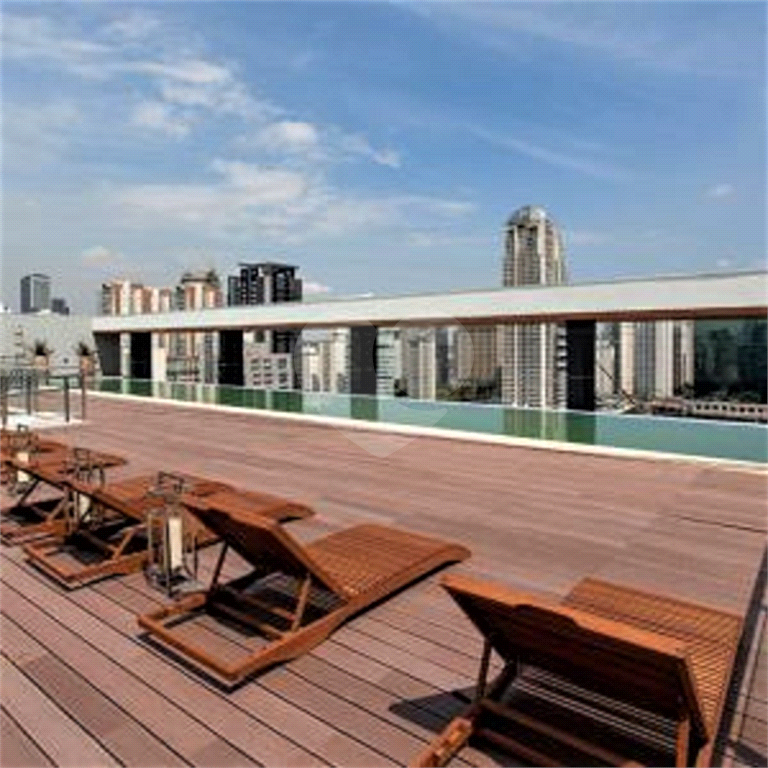FLAT NA AV. FARIA LIMA
