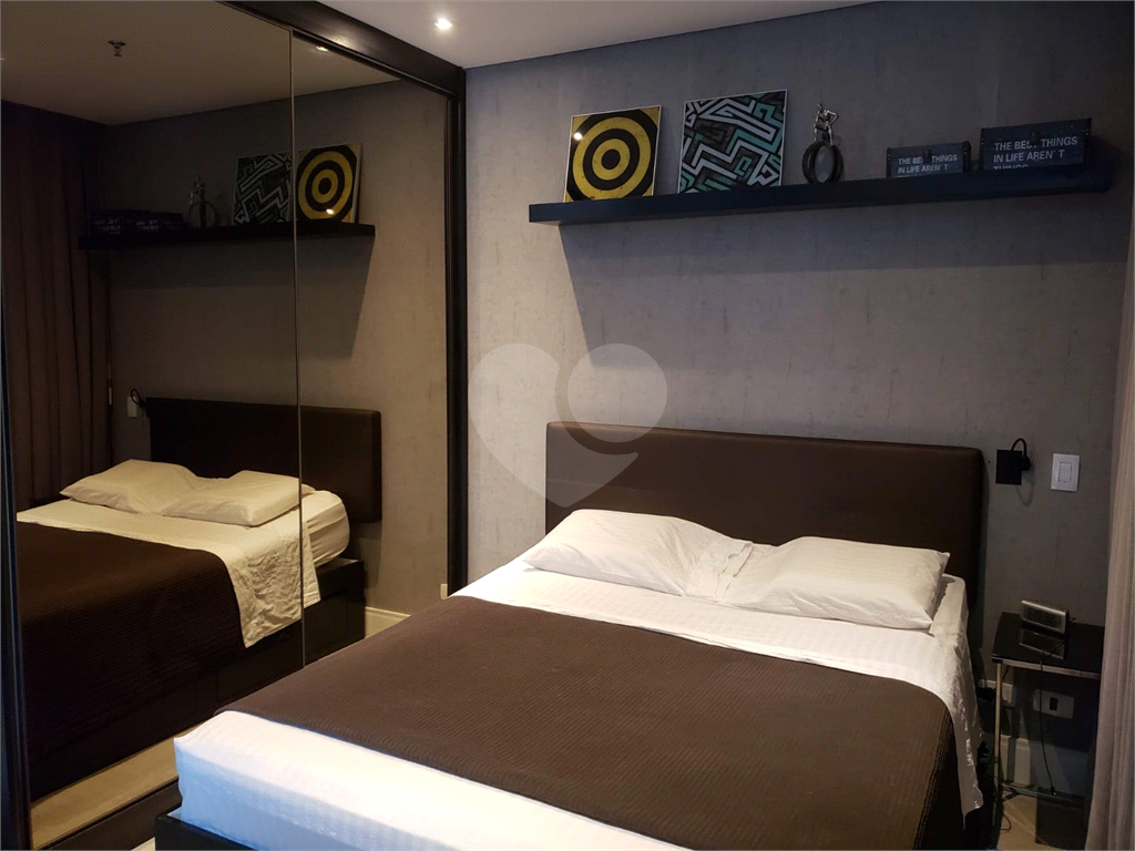 FLAT NA AV. FARIA LIMA