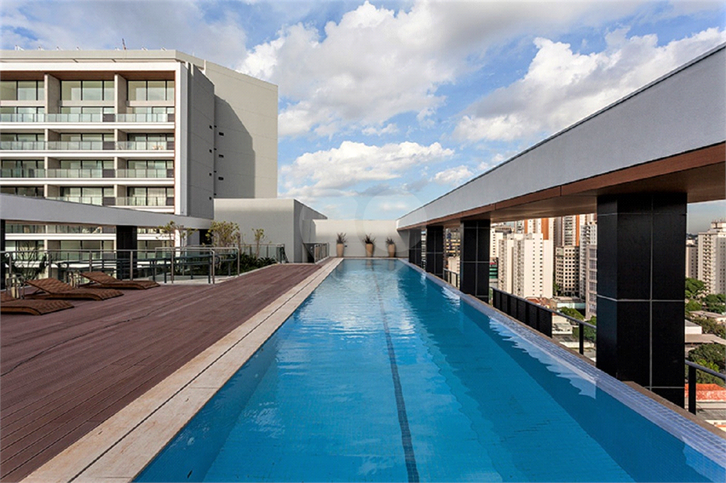 FLAT NA AV. FARIA LIMA