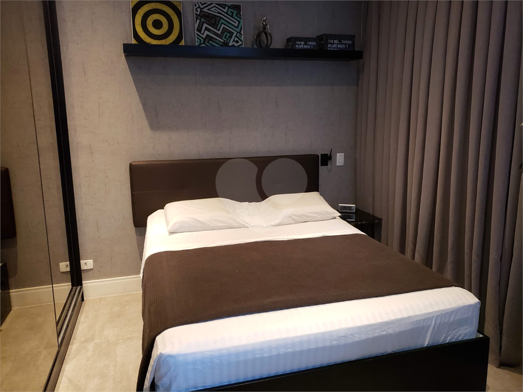 FLAT NA AV. FARIA LIMA