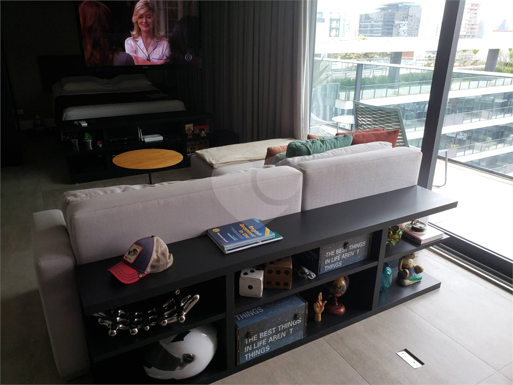 FLAT NA AV. FARIA LIMA